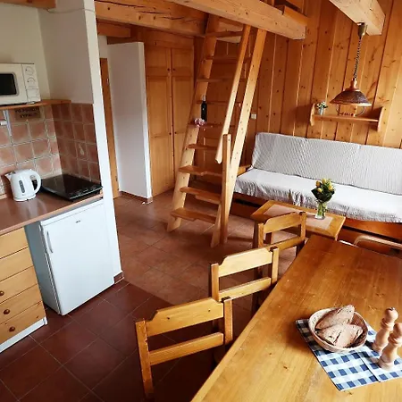 Teddy Διαμέρισμα 4*